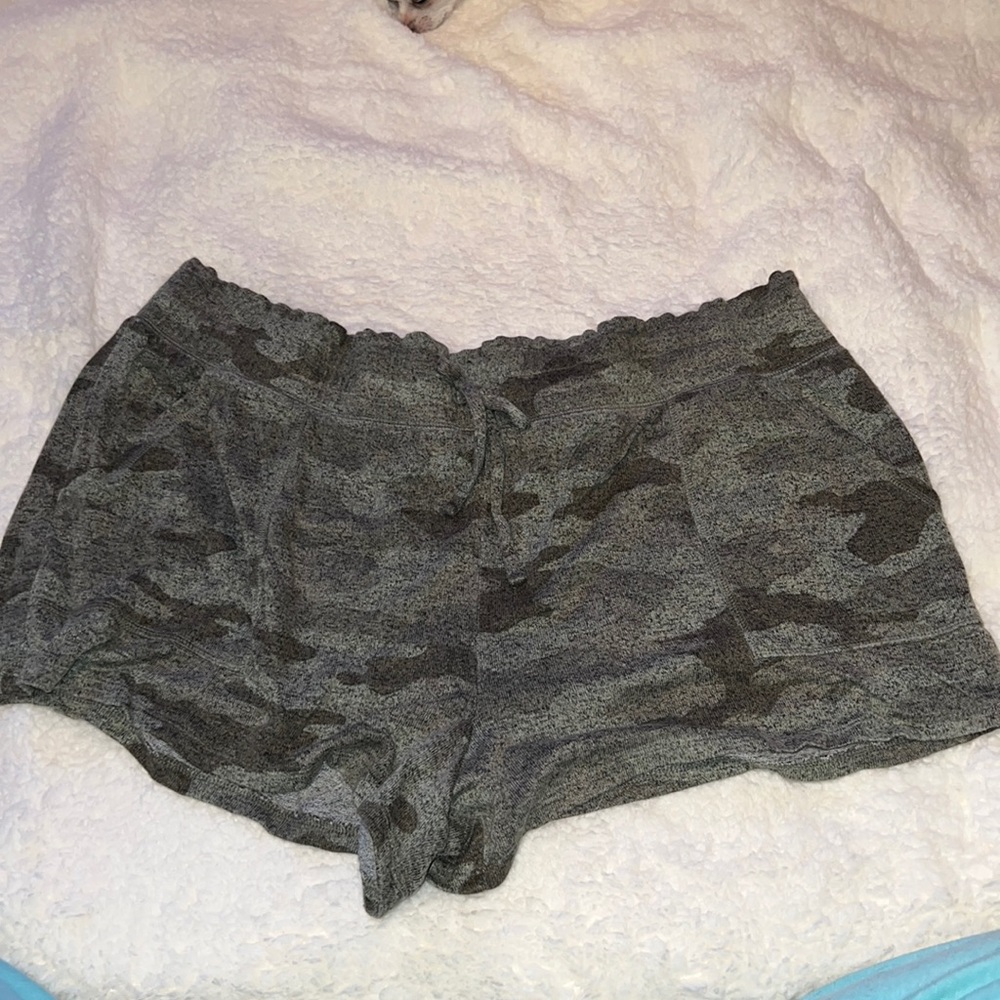 SO lounge life short